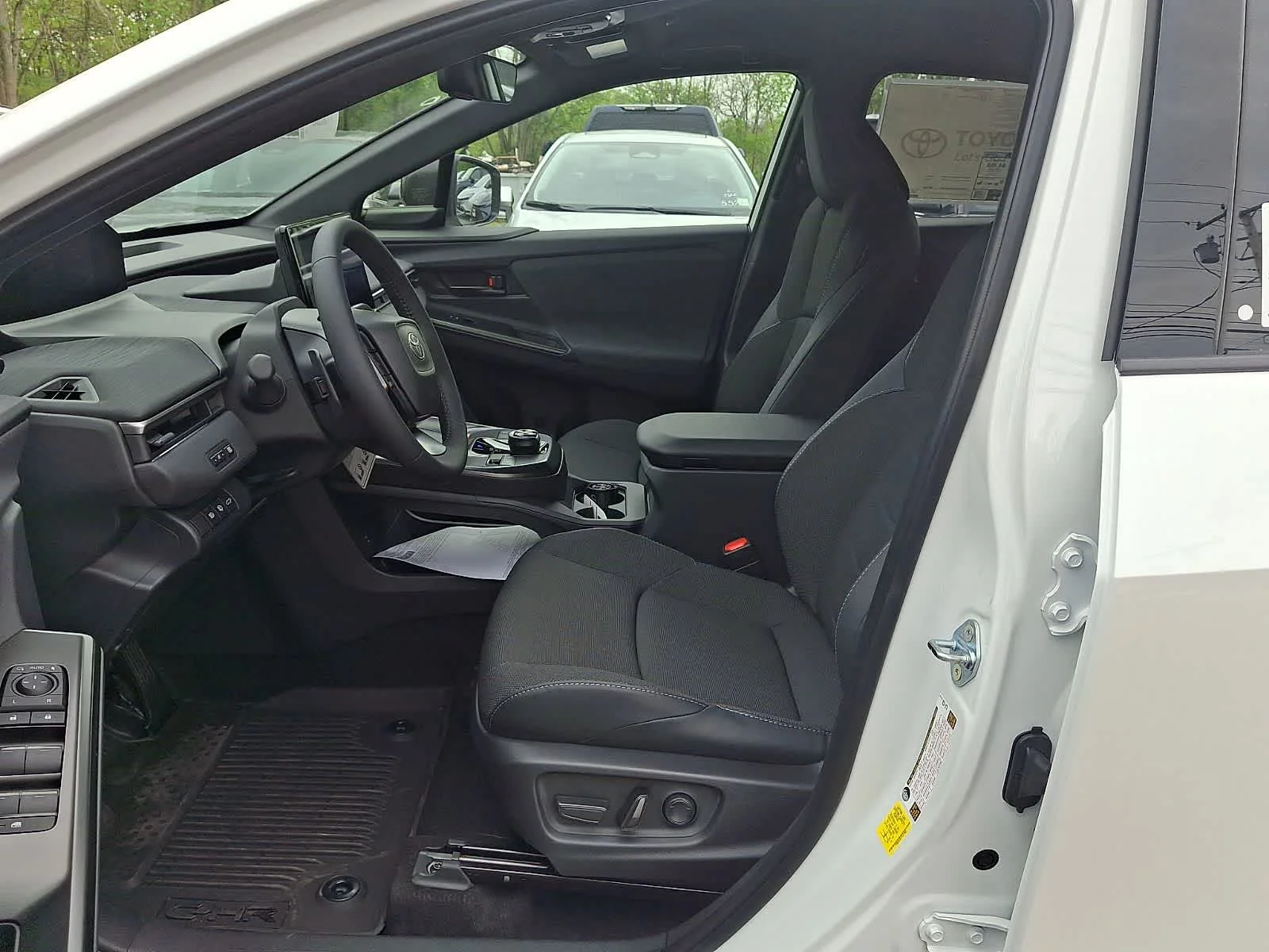 New 2026 Wind Chill Pearl <sup>1</sup> Toyota  SE image 11