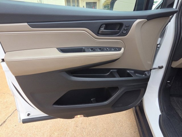 Used 2023 White Honda EX-L image 25