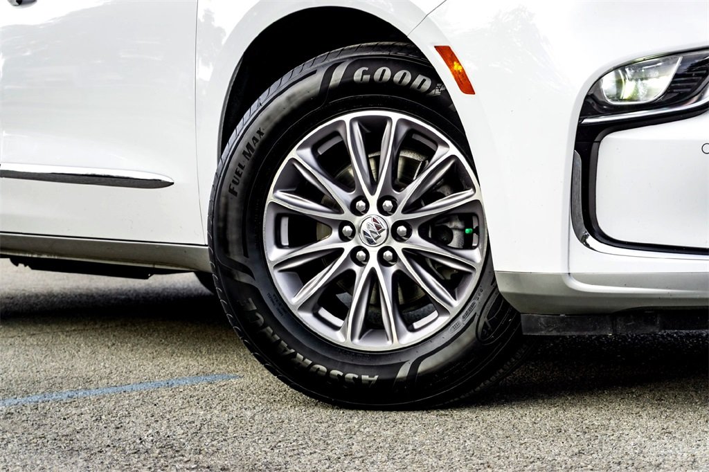 2024 Buick Enclave Premium photo 2