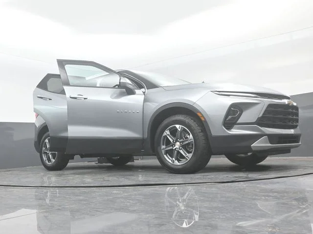 Certified Used 2025 Sterling Gray Metallic Chevrolet LT image 31