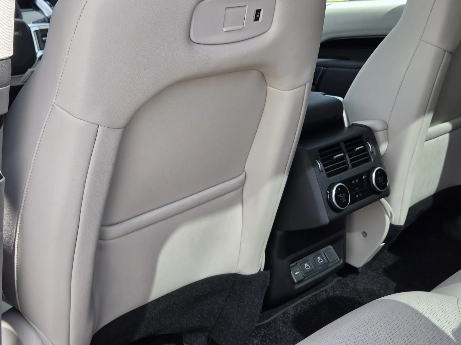 Certified Used 2025 Fuji White Land Rover S image 31