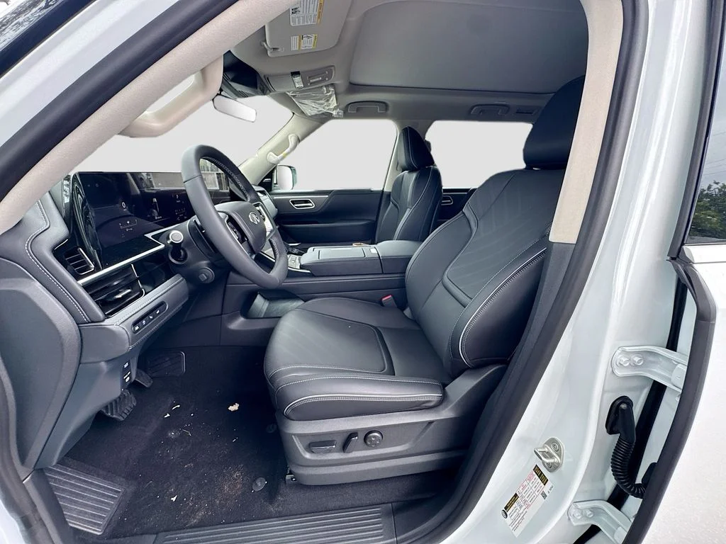 New 2026 RADIANT WHITE INFINITI Luxe 4WD image 22