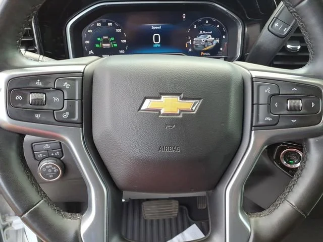 Used 2025 Summit White Chevrolet LT image 12