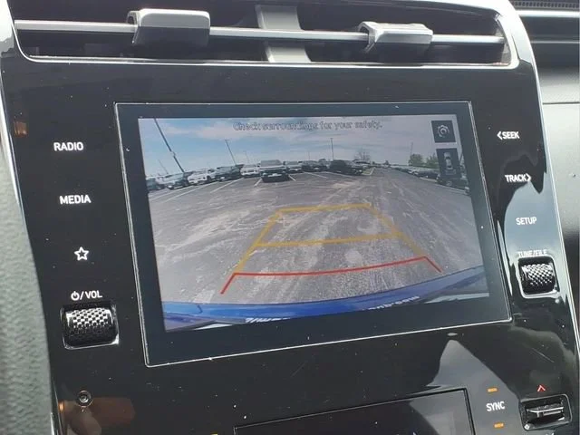 Used 2024  Hyundai SEL image 6