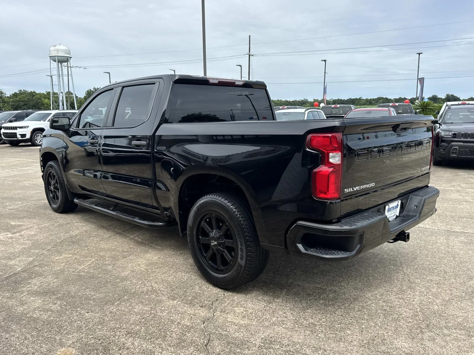 Used 2019 BLACK Chevrolet Custom image 5