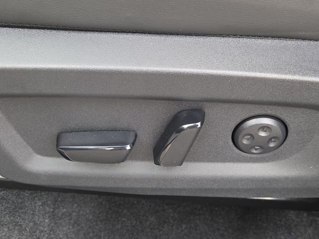 Used 2025 White Pearl Nissan Platinum image 20