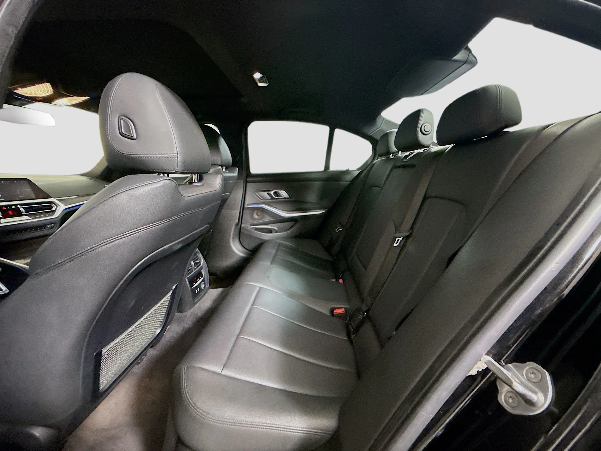 Used 2019 Black Sapphire Metallic BMW 330i image 21
