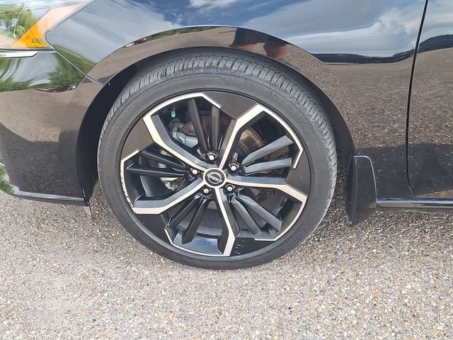 Used 2024 Black Nissan 2.5 SR image 16
