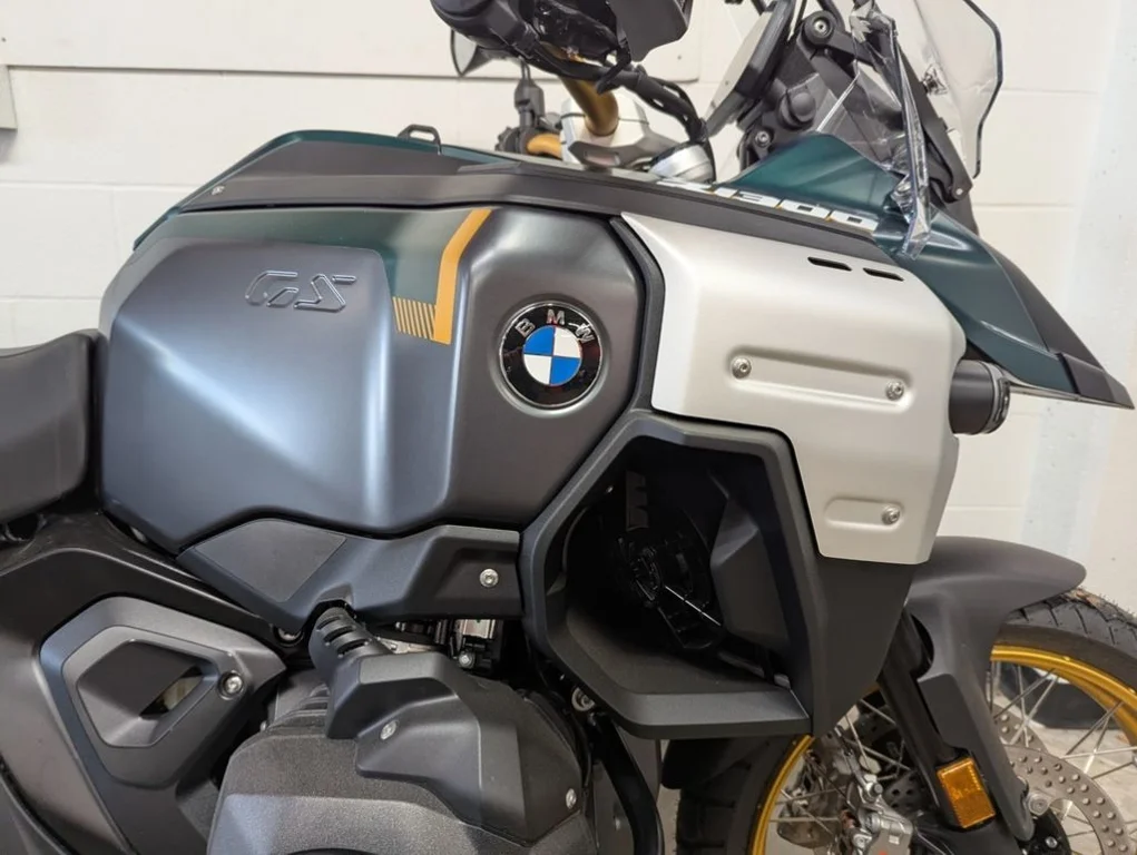 New 2026 Aurelius Green Metallic Matte BMW  image 6