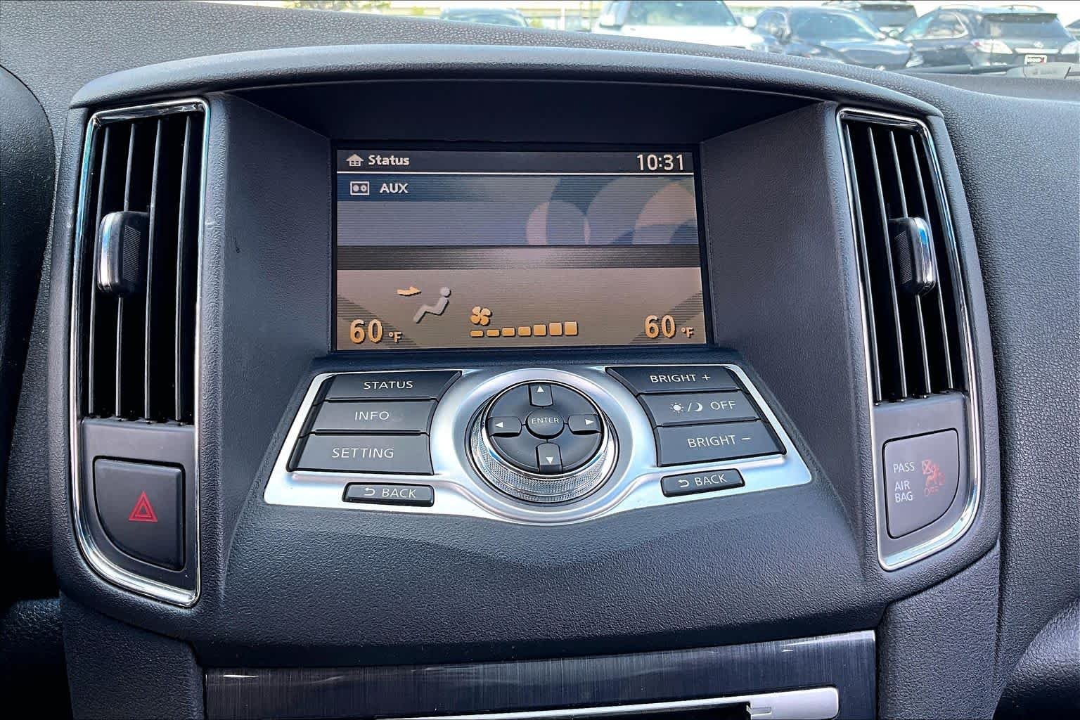 Used 2014 Super Black Nissan 3.5 SV image 31