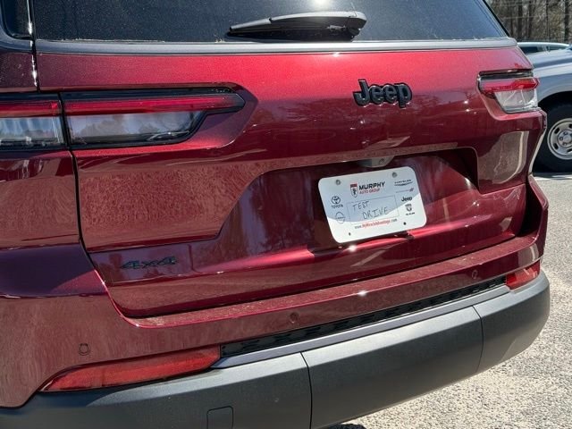 New 2026 Velvet Red Pearl-Coat Exterior Paint Jeep Laredo image 8