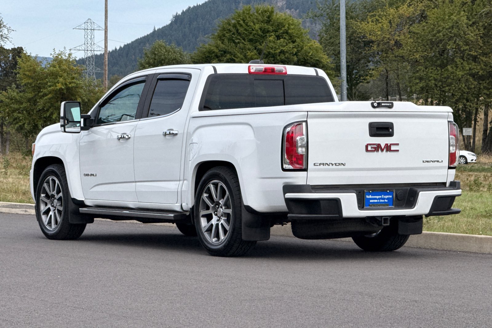 Used 2018 White GMC Denali image 5