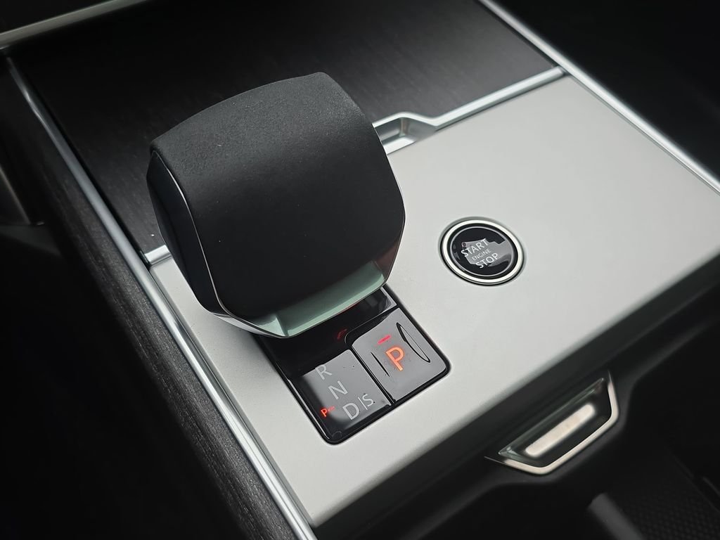 2025 Land Rover Range Rover SE - Photo 26