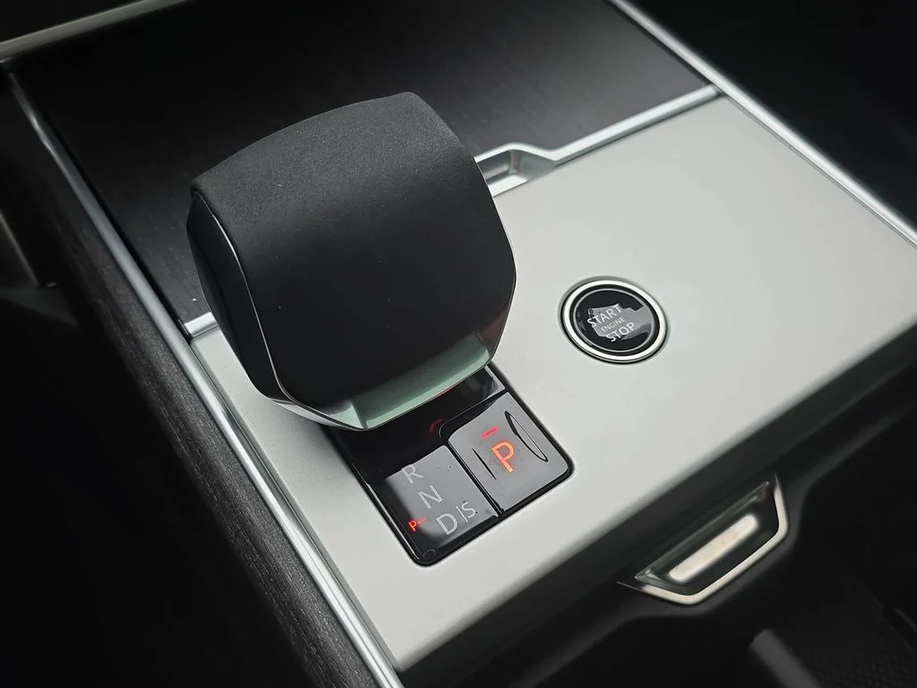2025 Land Rover Range Rover SE - Photo 26