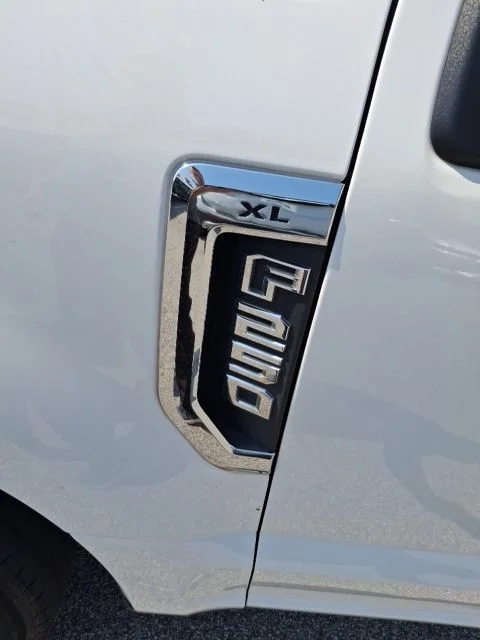 Used 2017 Oxford White Ford XL image 12