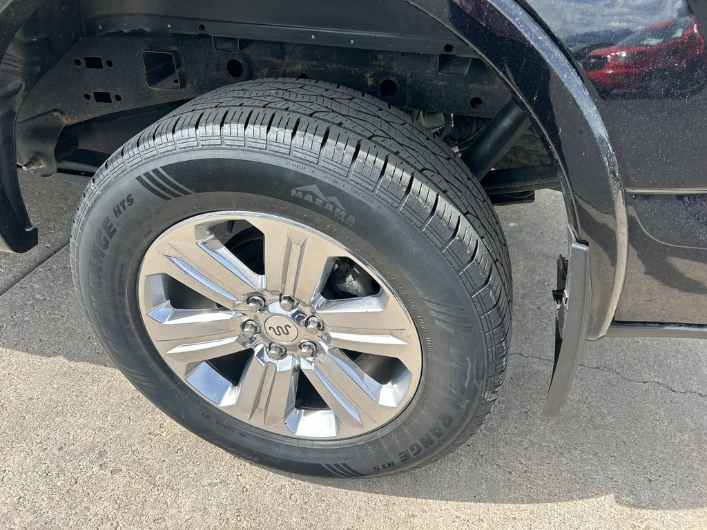 Used 2020 Agate Black Metallic Ford King Ranch image 29