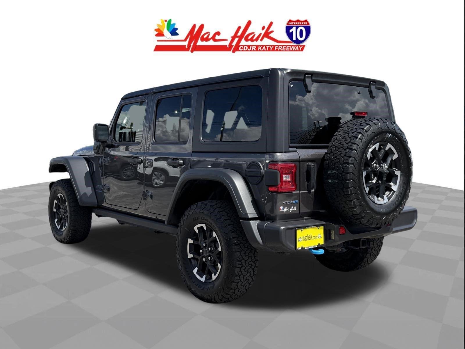 Used 2025 Granite Crystal Metallic Clearcoat Jeep Rubicon image 5