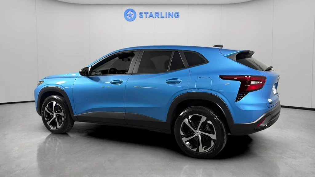 Used 2025 Marina Blue Metallic Chevrolet 1RS image 5