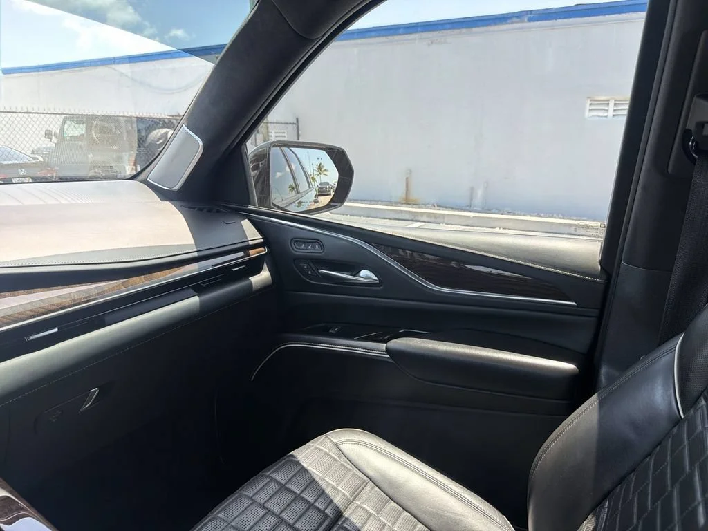 Used 2021 BLACK RAVEN Cadillac Sport Platinum image 11