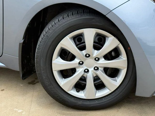 Certified Used 2025  Toyota LE image 30