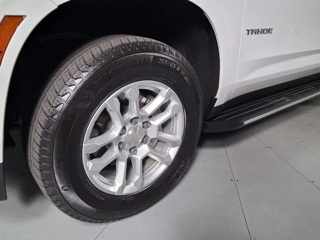 Used 2025 White Chevrolet LT image 9