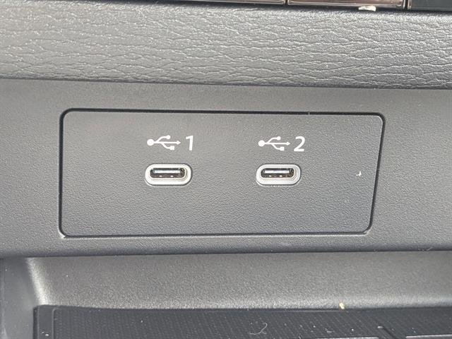 Used 2025 White Diamond Mitsubishi SE image 39