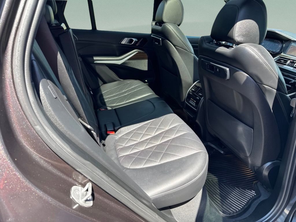 Used 2023 Dark Graphite BMW xDrive40i image 26