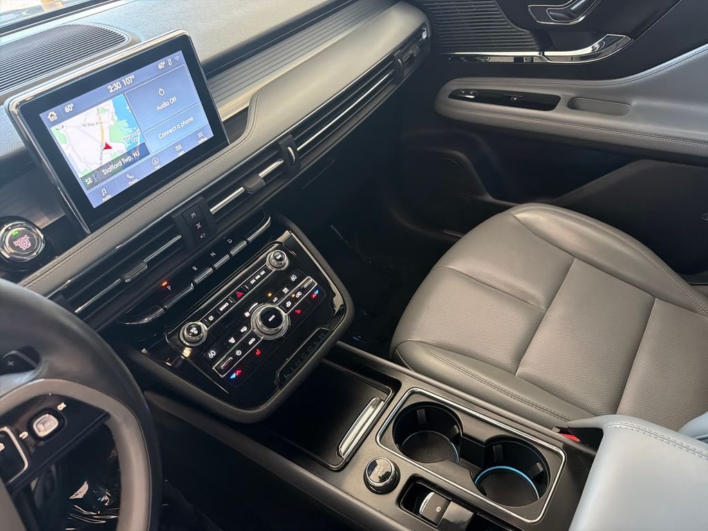 Used 2020 Gray Lincoln Standard image 21