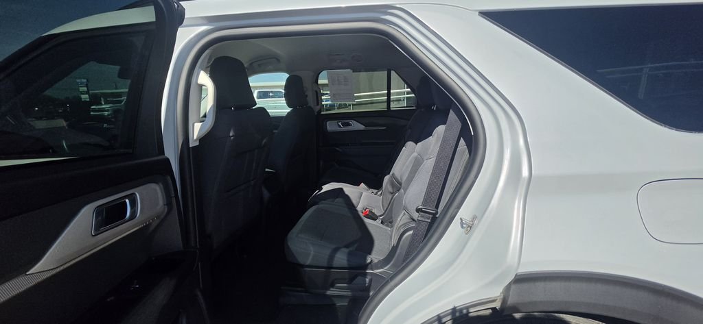 Used 2025 White Metallic Ford Active image 30