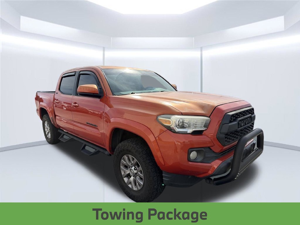 Used 2016 Red Toyota SR5 image 4