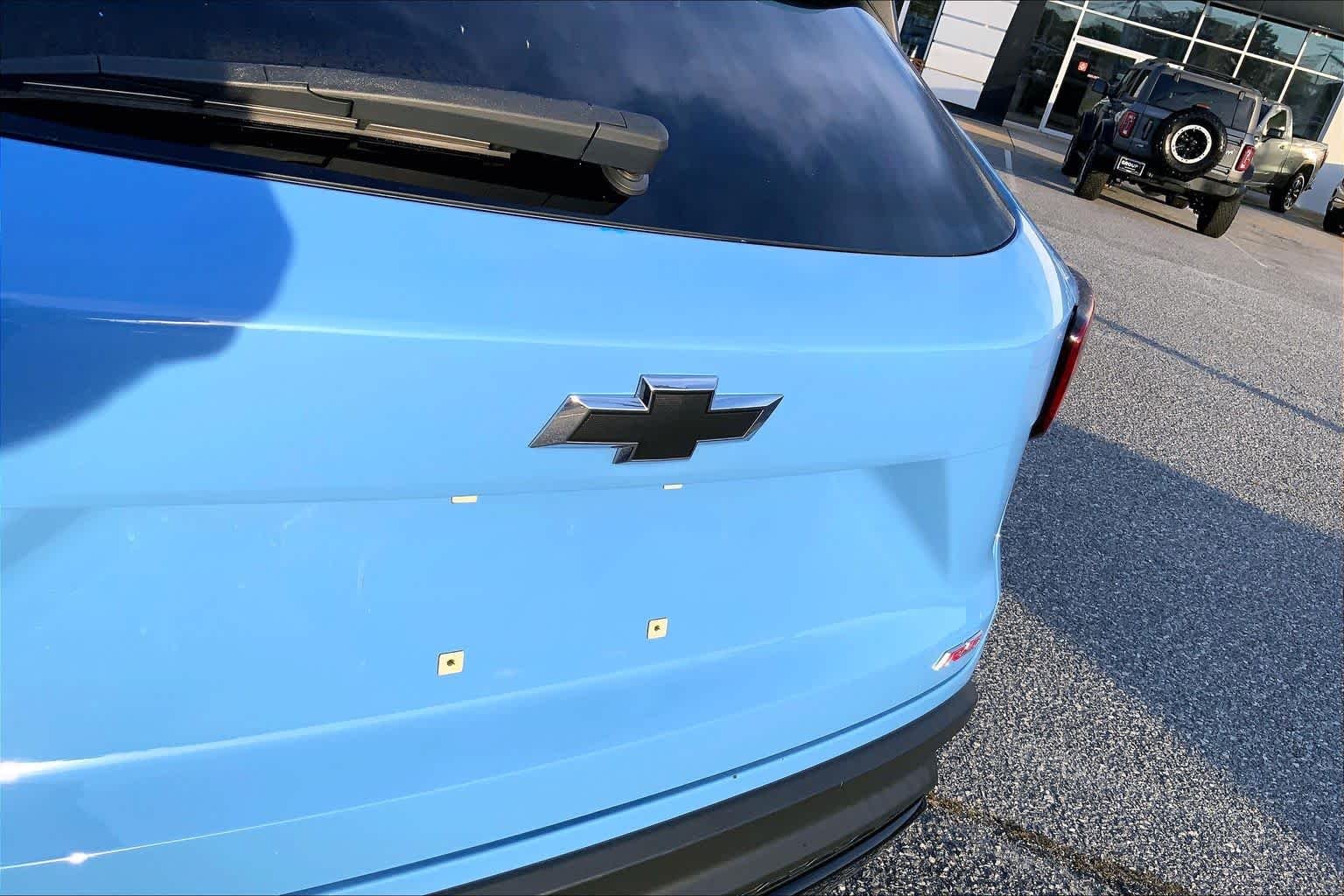 Used 2024 Fountain Blue Chevrolet 1RS image 10