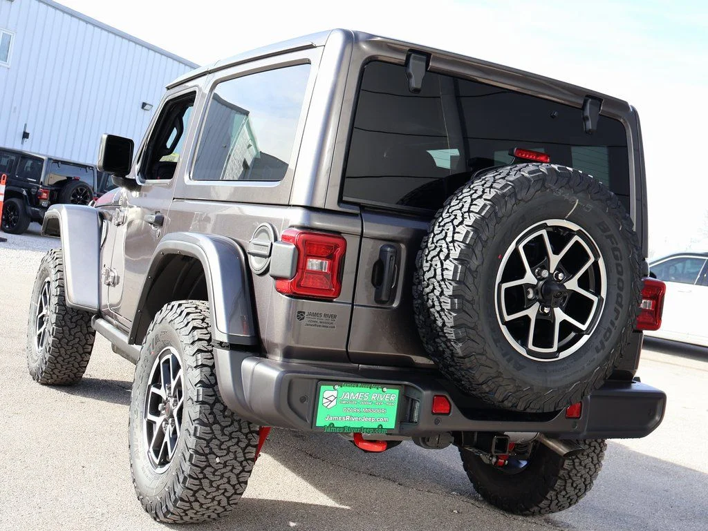 New 2026 Granite Crystal Metallic Clearcoat Jeep Rubicon image 3