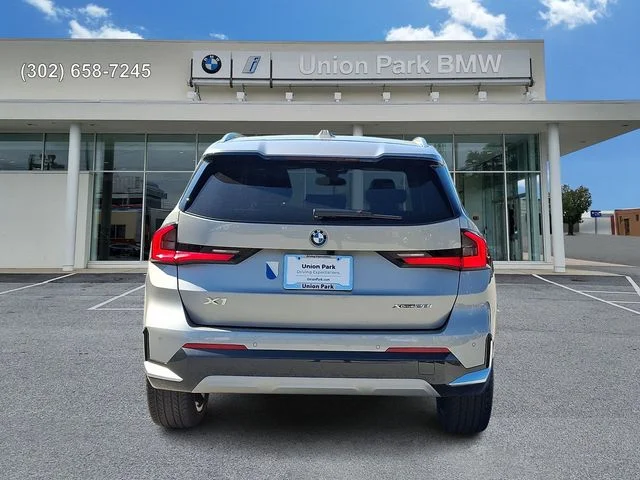 Used 2026 Space Silver Metallic BMW xDrive28i image 5