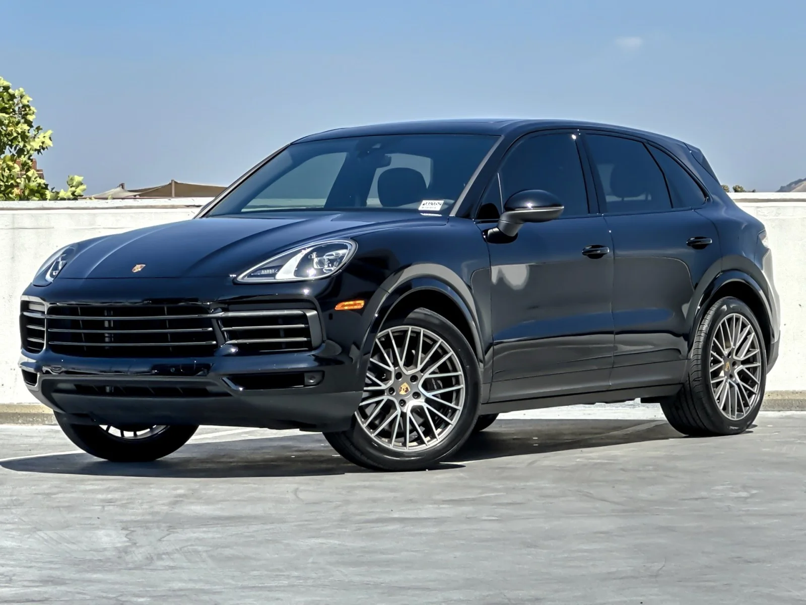 2023 Porsche Cayenne Platinum Edition AWD photo