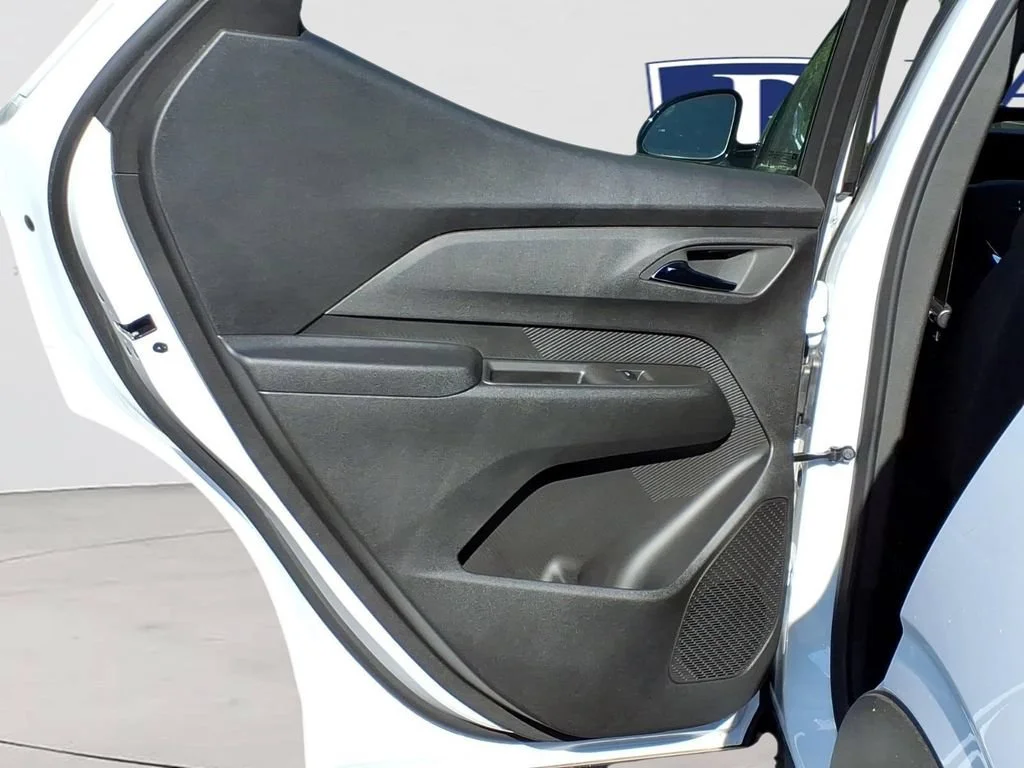 2027 Chevrolet Bolt LT - Photo 25