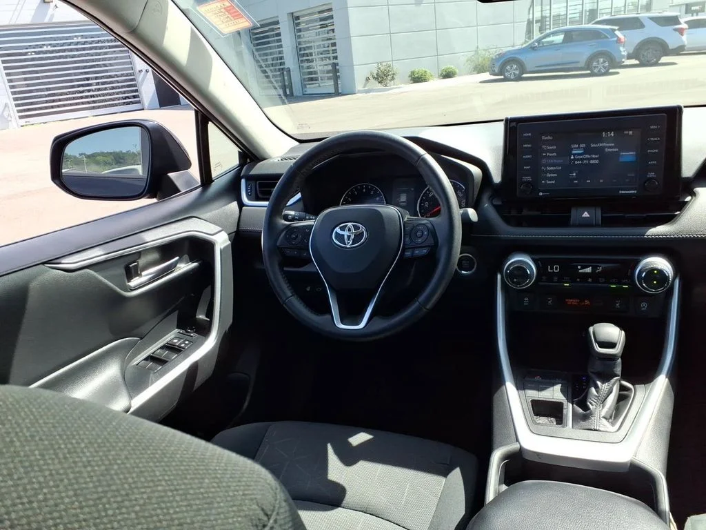 Used 2020 Black Toyota XLE image 16