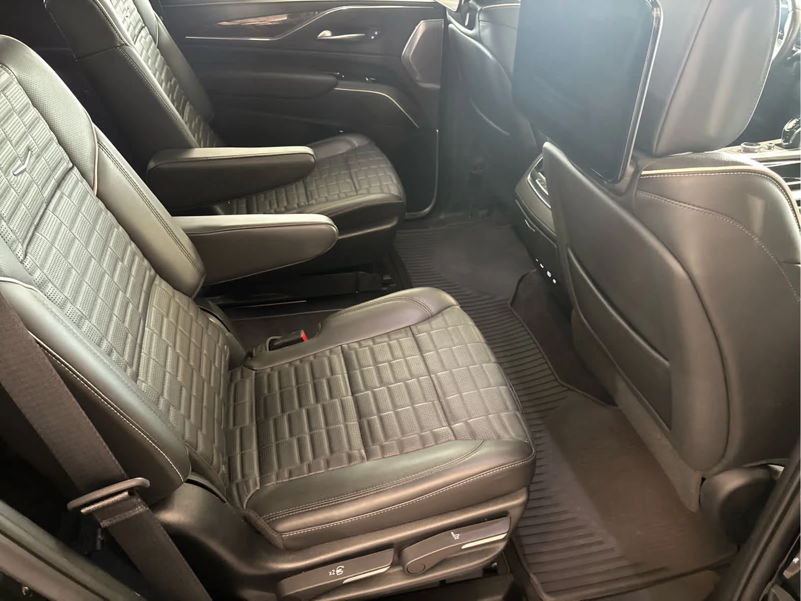Used 2023 BLACK RAVEN Cadillac 4WD Sport Platinum image 13