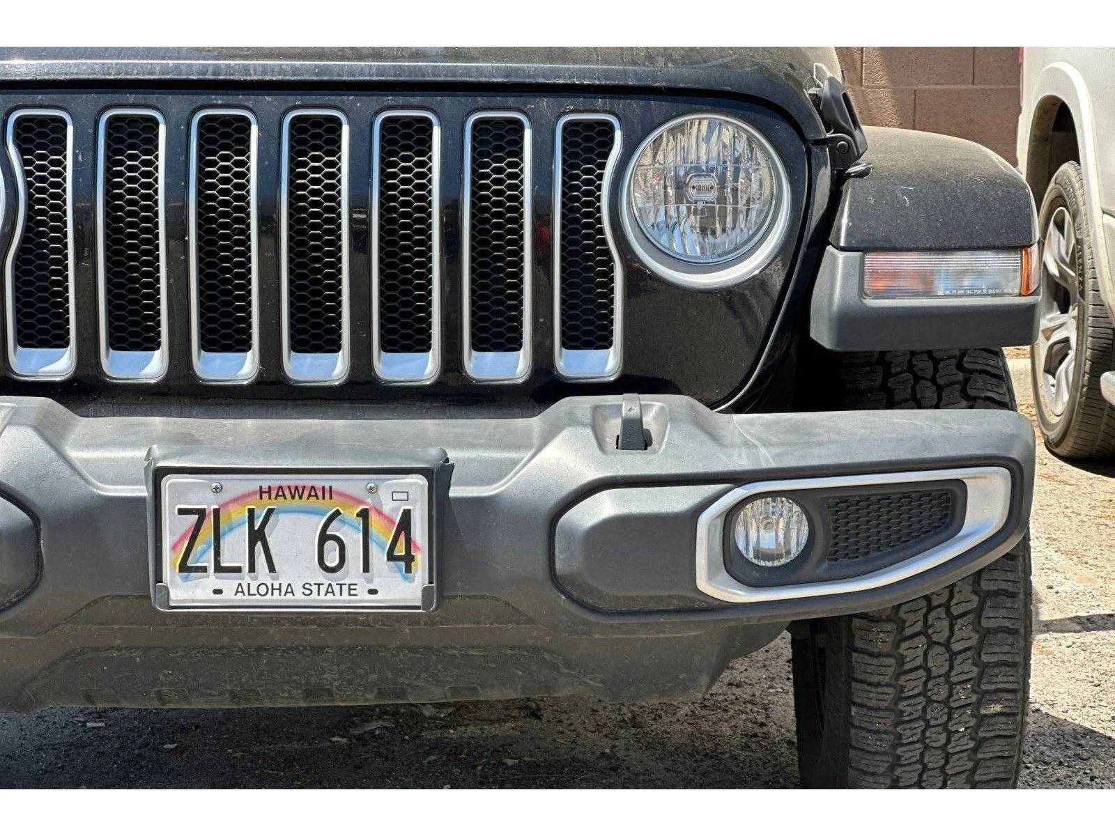 Used 2023 Black Jeep Sahara image 10