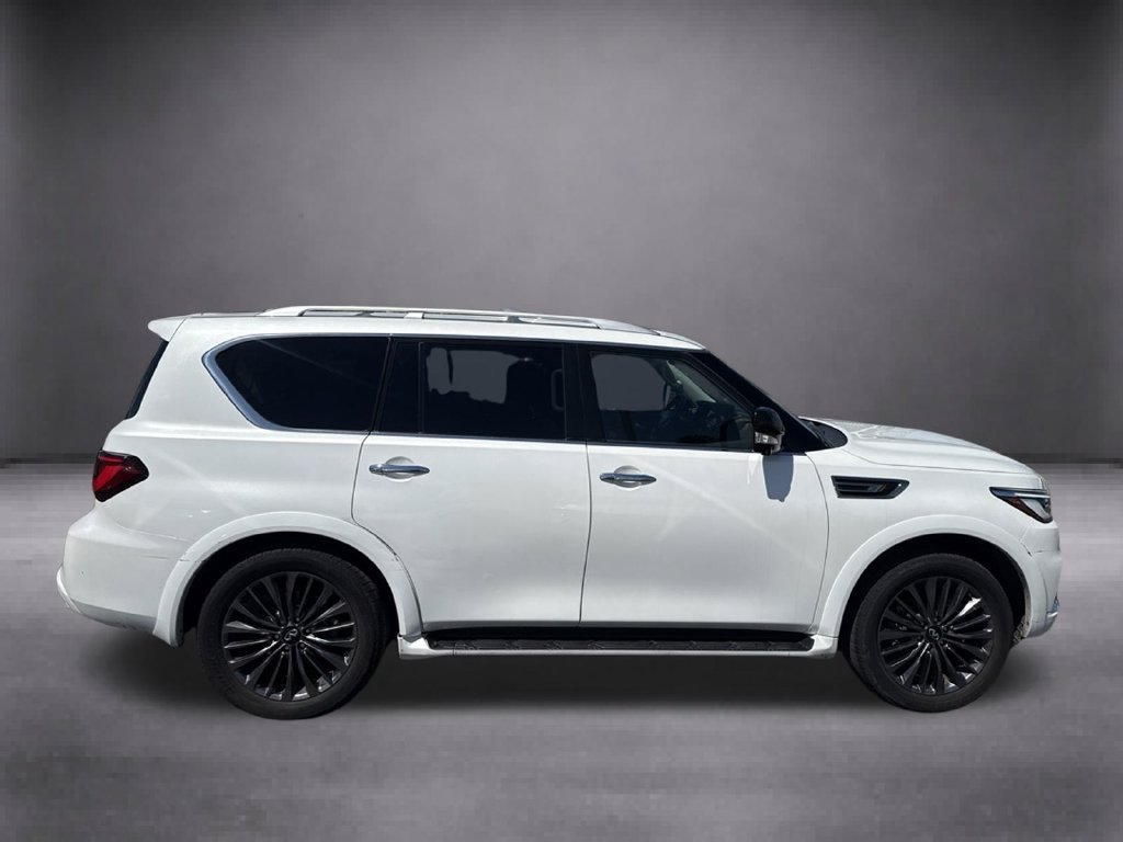 Used 2024 White INFINITI Premium Select image 2