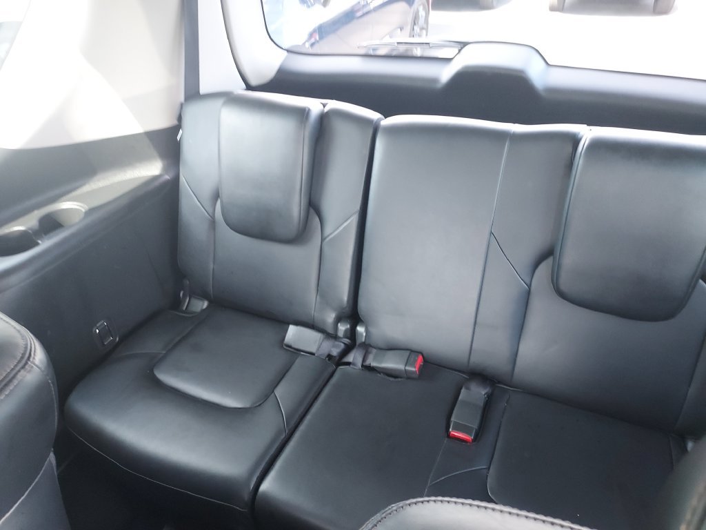 Used 2023 Silver Nissan Platinum image 26