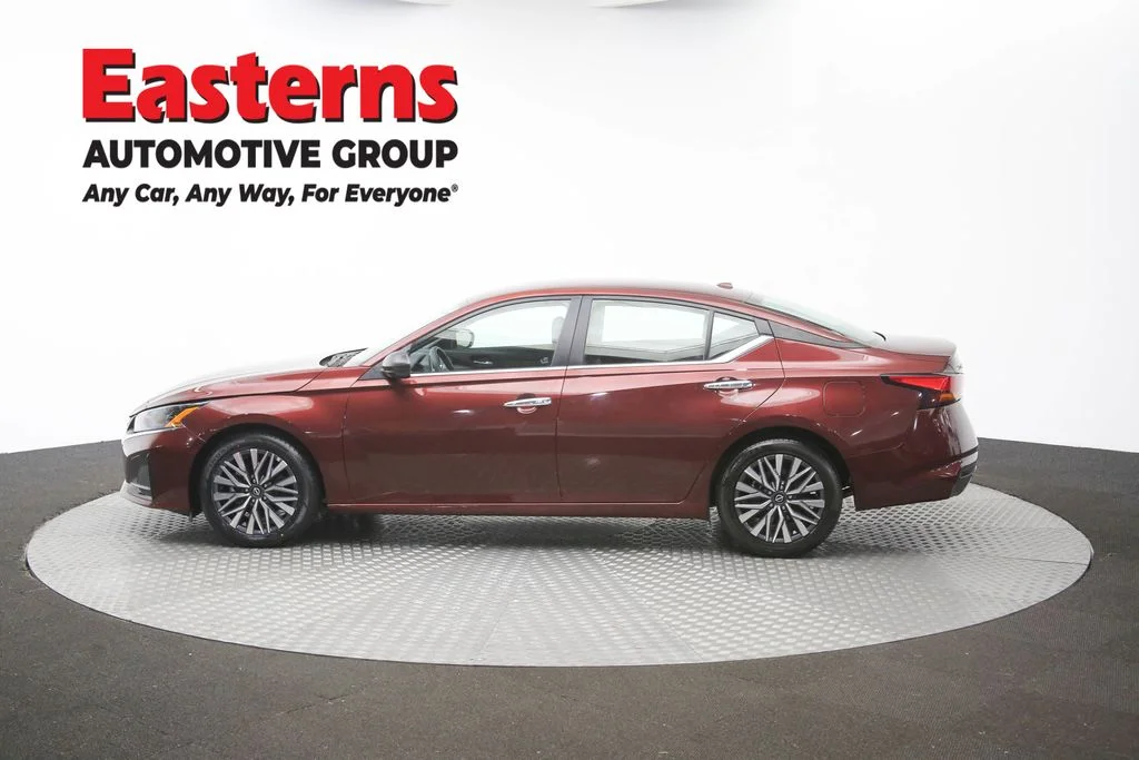 Used 2025 Red Nissan 2.5 SV image 56