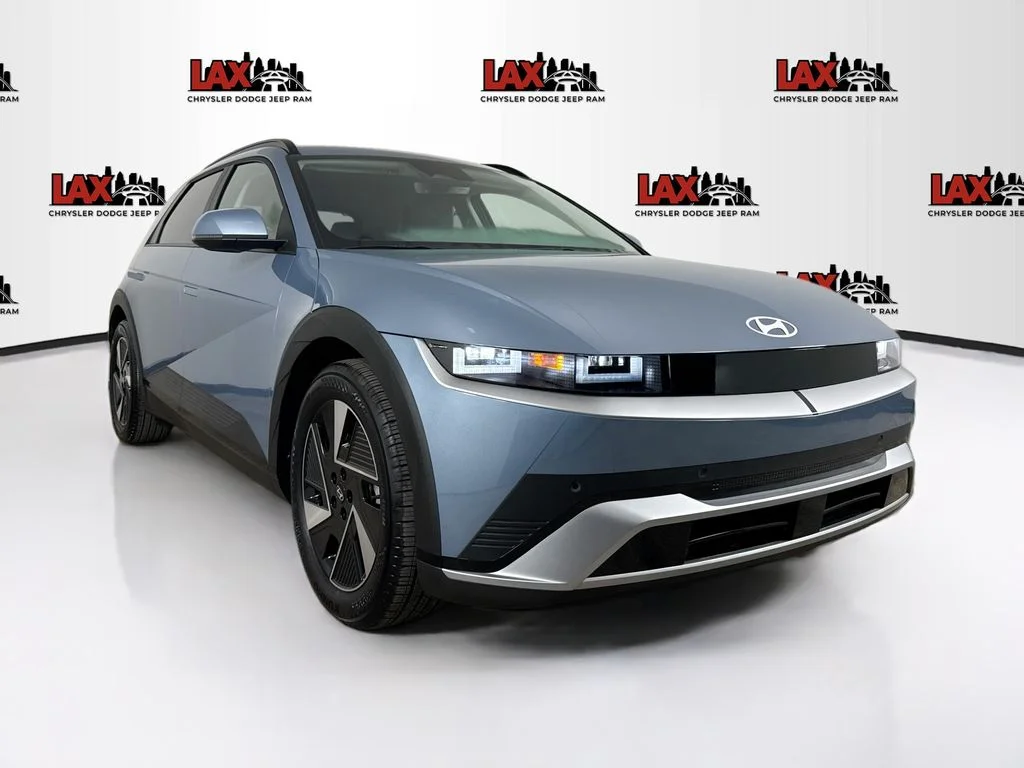 Used 2025 Blue Hyundai SEL image 1