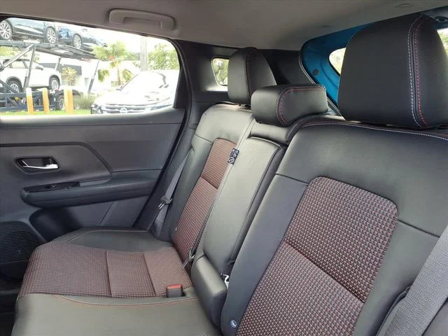 New 2026 Arctic Ice Blue Metallic / Super Black Two-tone Nissan SR image 18