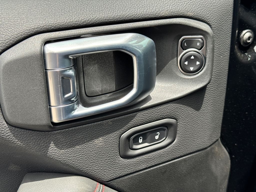 New 2026 Black Clear-Coat Exterior Paint Jeep Rubicon X image 30