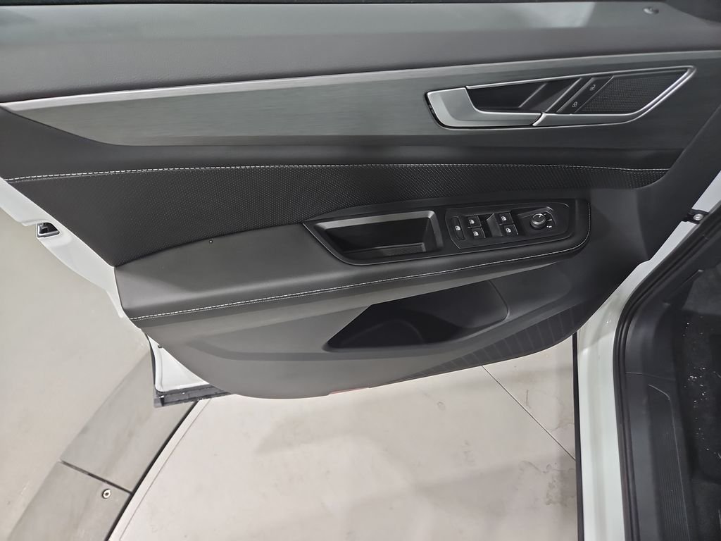New 2026 White/off-white Volkswagen 2.0T SE image 10