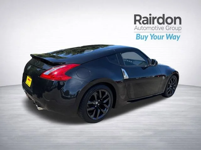 Used 2017 Black Nissan Base image 7