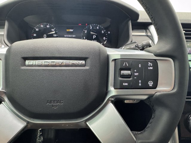 Used 2024 Fuji White Land Rover Dynamic SE image 24