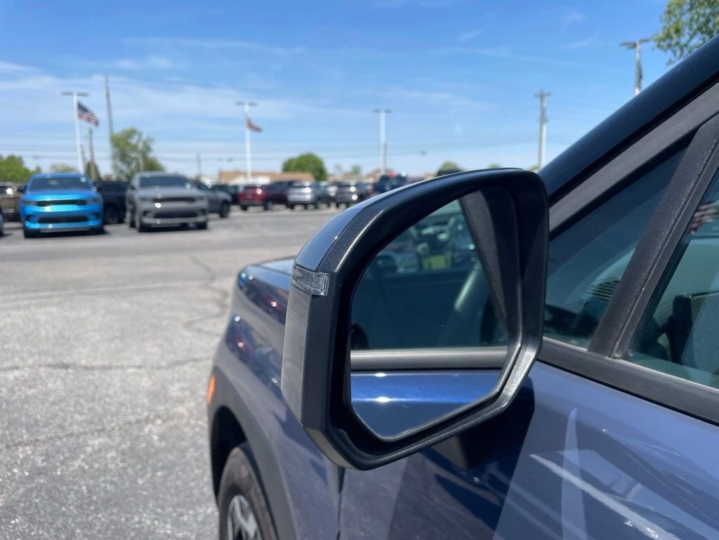 Used 2025 Blue Hyundai SEL image 13