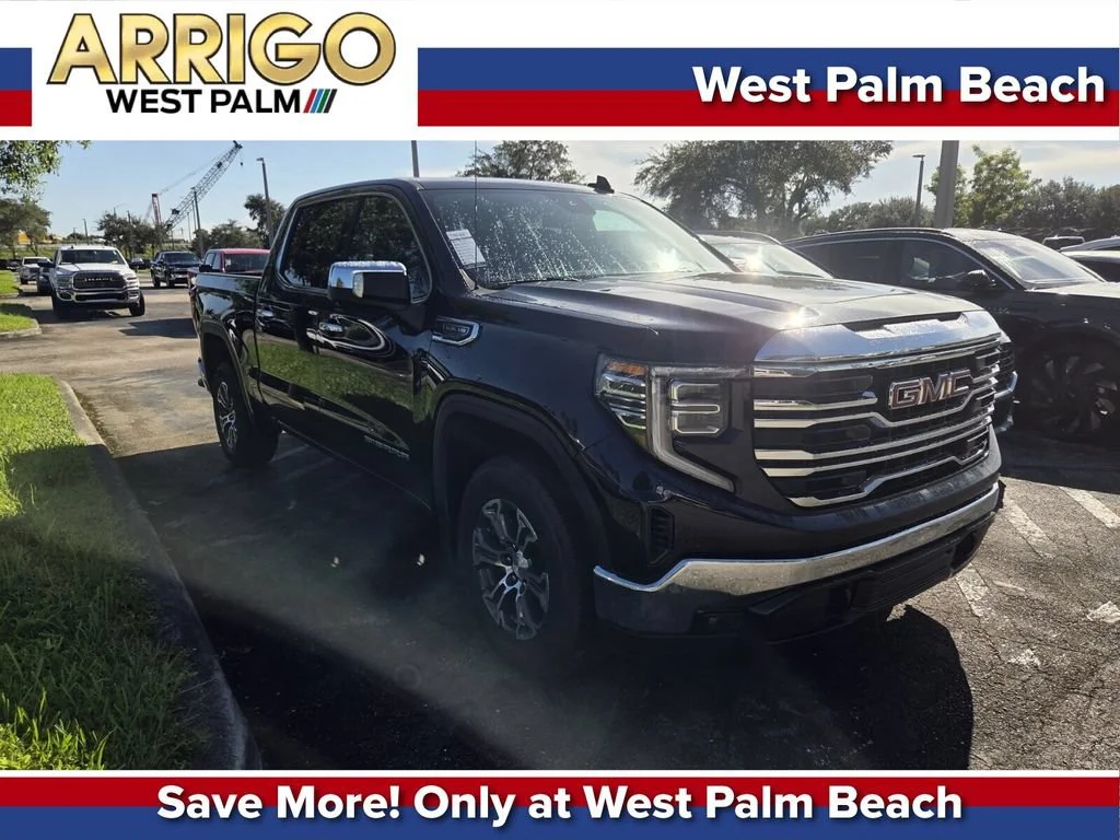 Used 2025 Onyx Black GMC SLT image 1