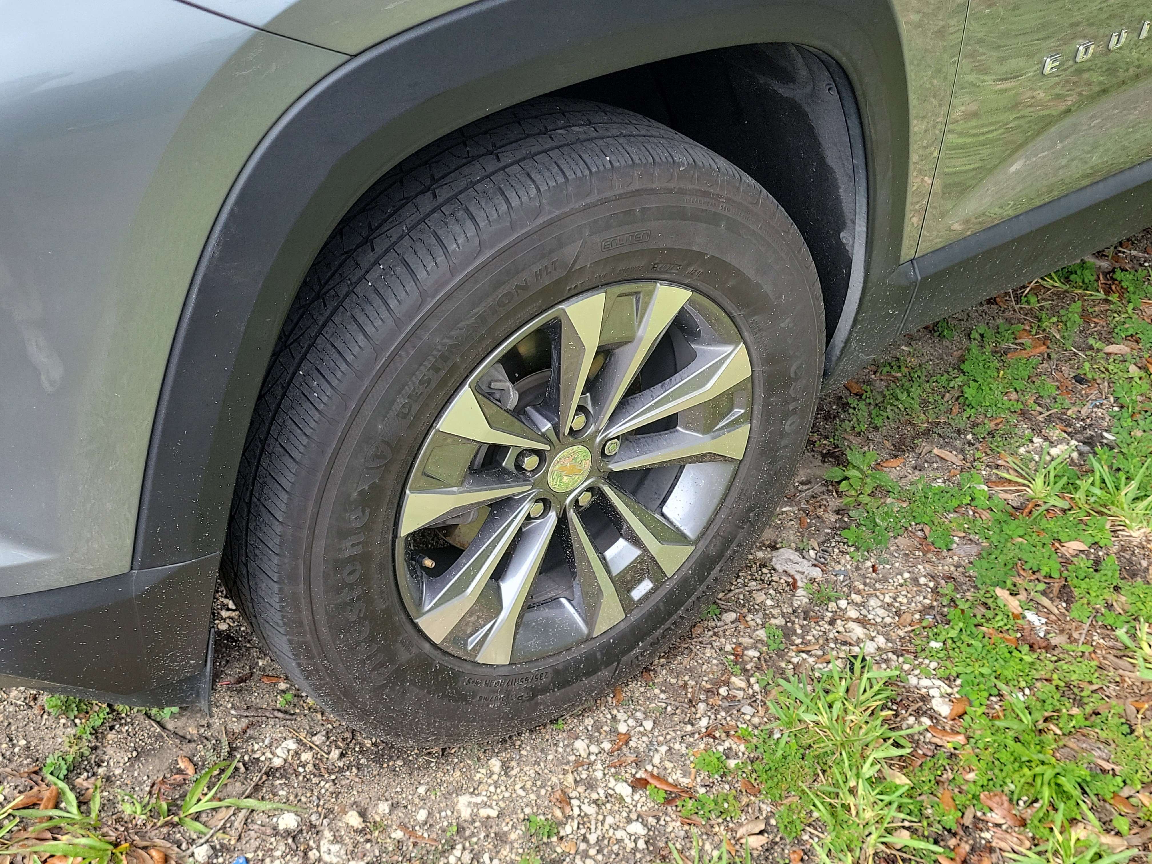 Used 2025 Sterling Gray Metallic Chevrolet LT image 4